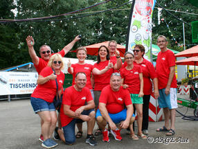 Helferinnen und Helfer des Orga-Teams vor dem Hansa-Fest ;-) Helferinnen und Helfer des Orga-Teams vor dem Hansa-Fest ;-)